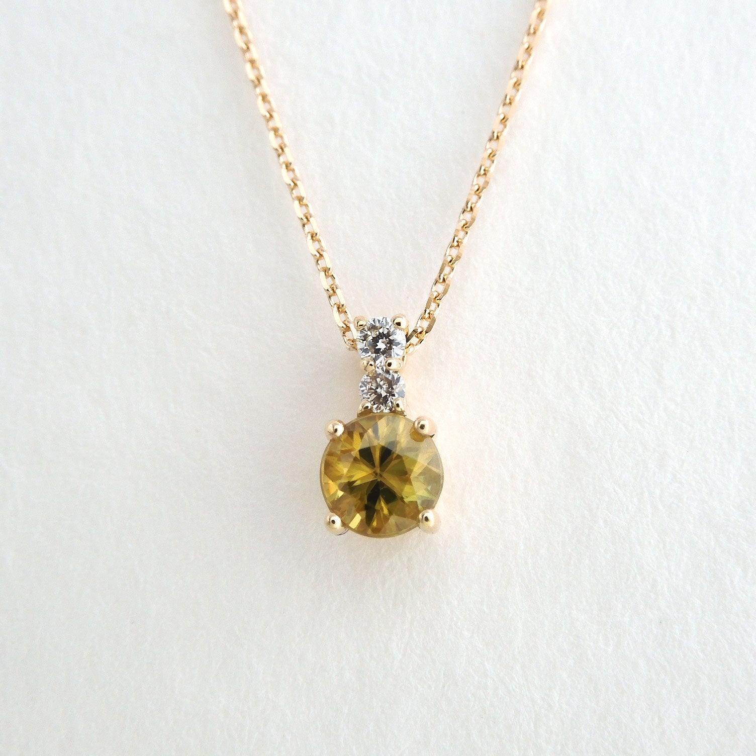スフェーン/ダイヤモンド K18ネックレス(7月誕生石)《24H00301》 | 京セラジュエリー オンラインストア
